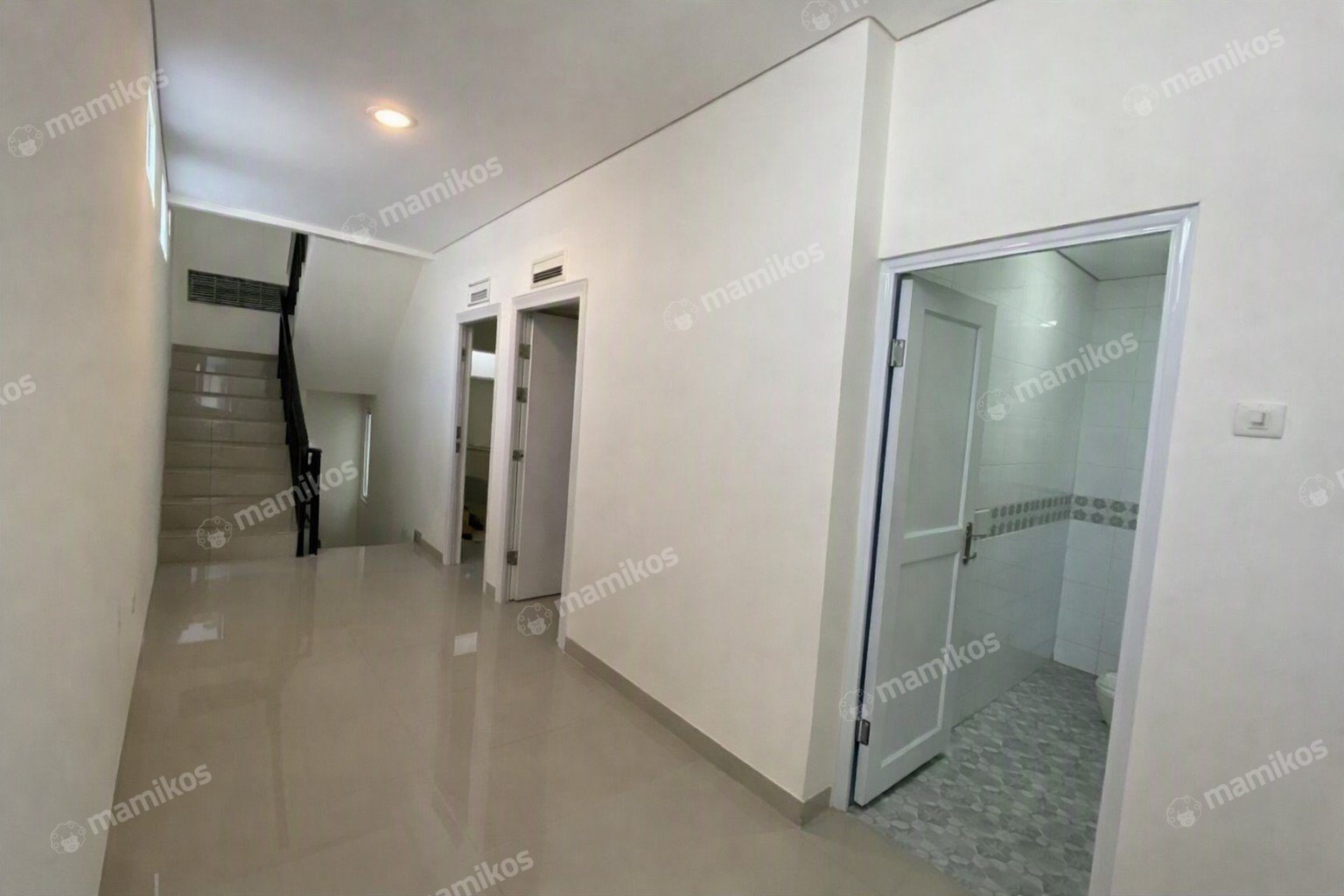 Rumah Sertifikat SHM 3 Kamar Tidur 3 Kamar Mandi Kelapa Gading Jakarta Utara - Photo 2