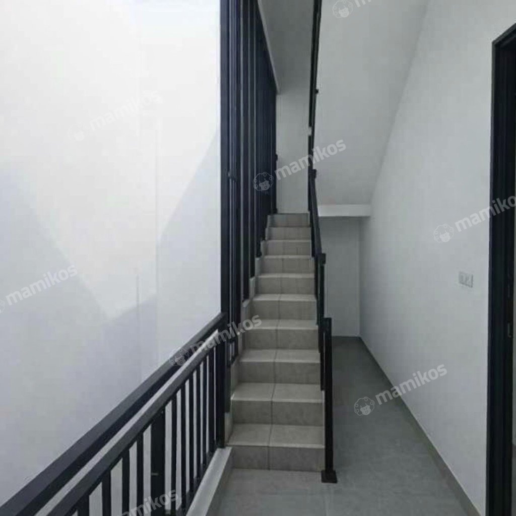 Rumah 4 Kamar Tidur 3 Kamar Mandi 3 Lantai Pulomas Jakarta Timur - Photo 5