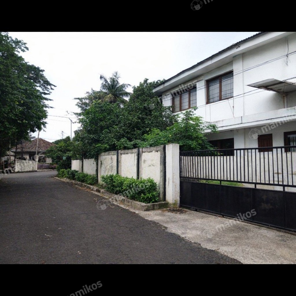 Rumah Sertifikat SHM 6 Kamar Tidur 4 Kamar Mandi Menteng Dalam Jakarta Selatan - Photo 2