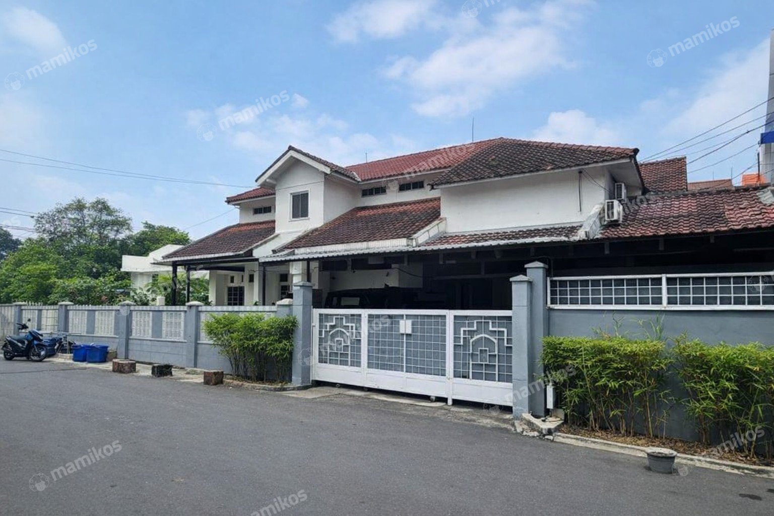 Rumah Sertifikat SHM 4 Kamar Tidur 4 Kamar Mandi Kemang Jakarta Selatan