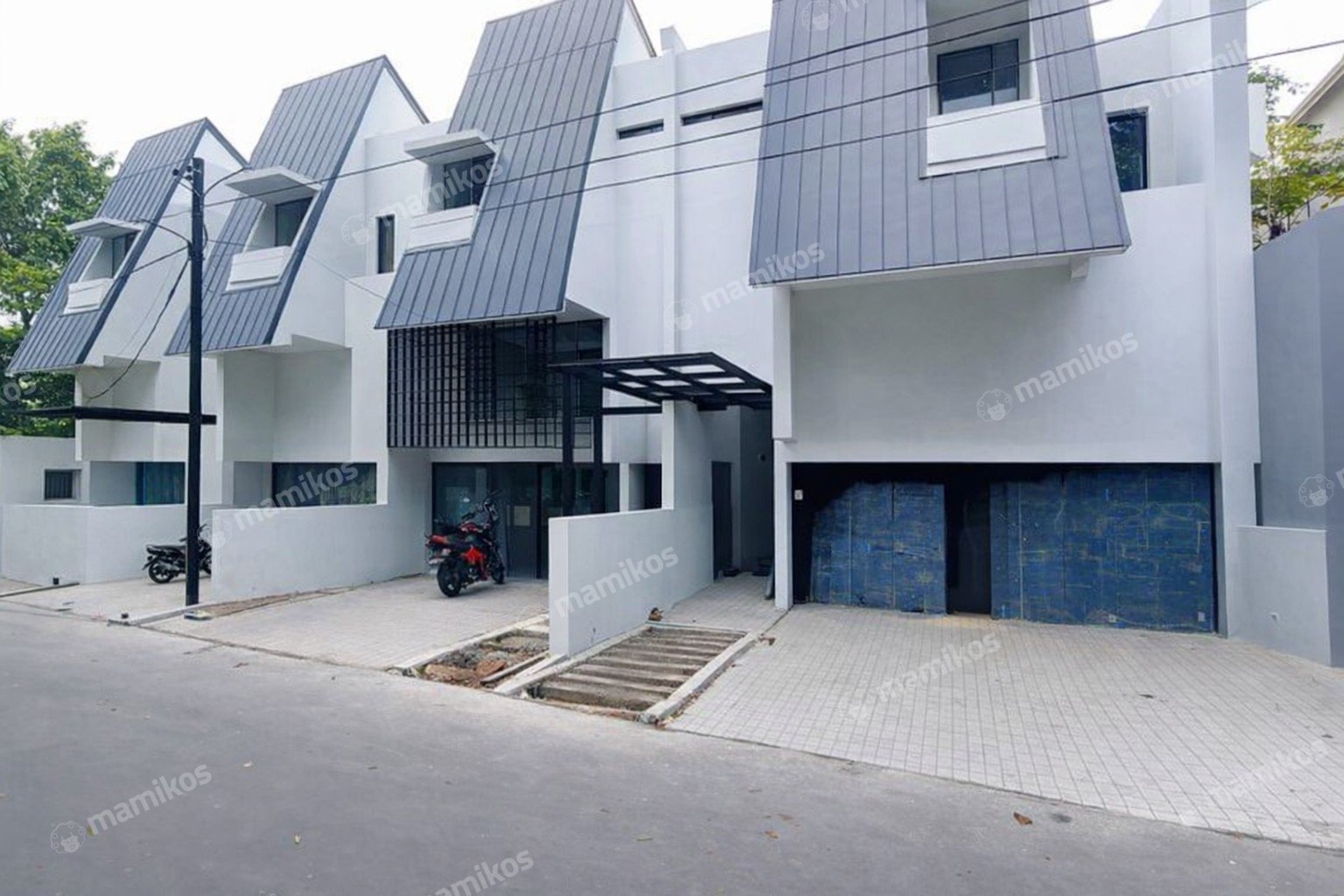 Rumah 4KT 5KM Senayan Jakarta Selatan
