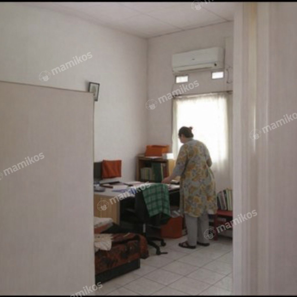 Rumah Sertifikat SHM 3 Kamar Tidur 1 Kamar Mandi Cipete Jakarta Selatan - Photo 4