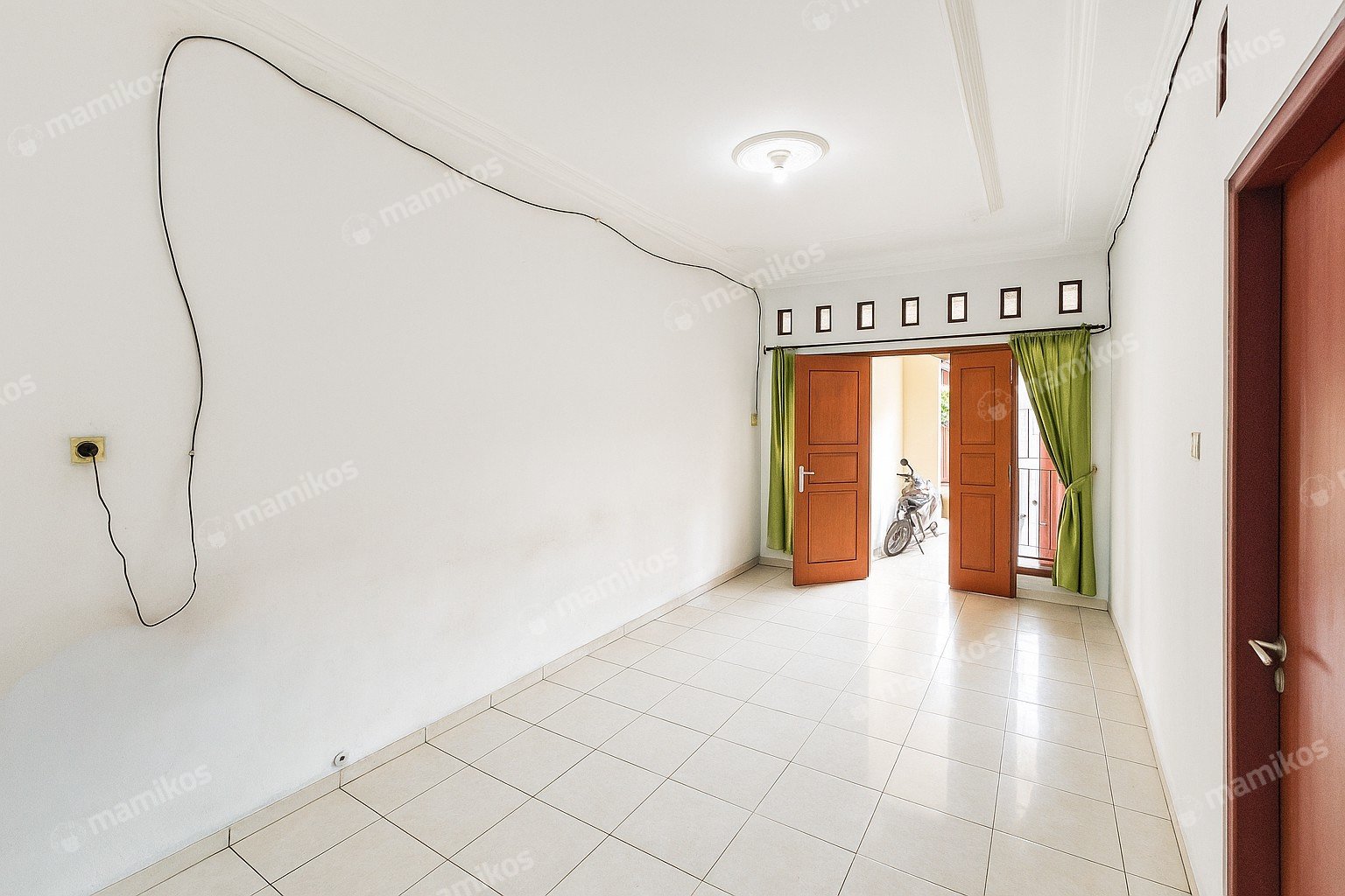 Rumah Sertifikat SHM 7 Kamar Tidur 5 Kamar Mandi Tanjung Duren Jakarta Barat - Photo 3
