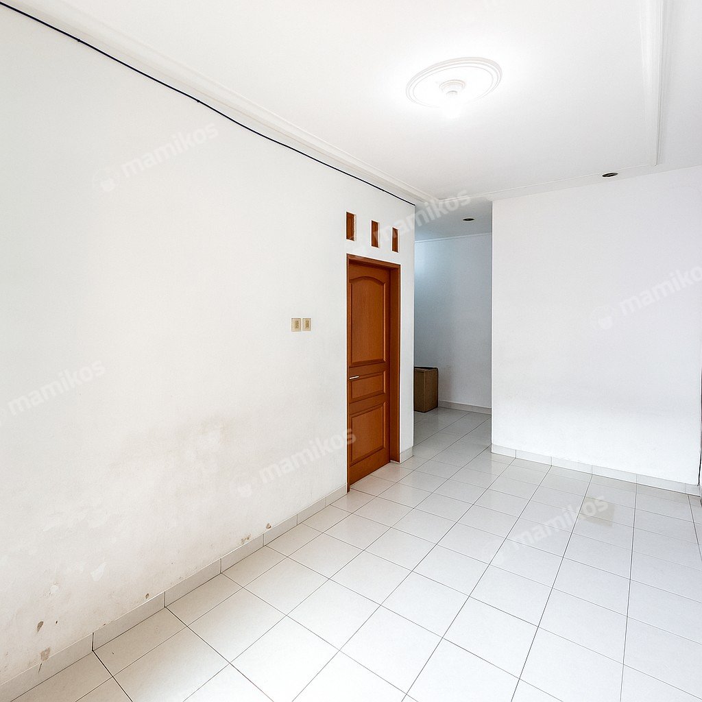 Rumah Sertifikat SHM 7 Kamar Tidur 5 Kamar Mandi Tanjung Duren Jakarta Barat - Photo 5