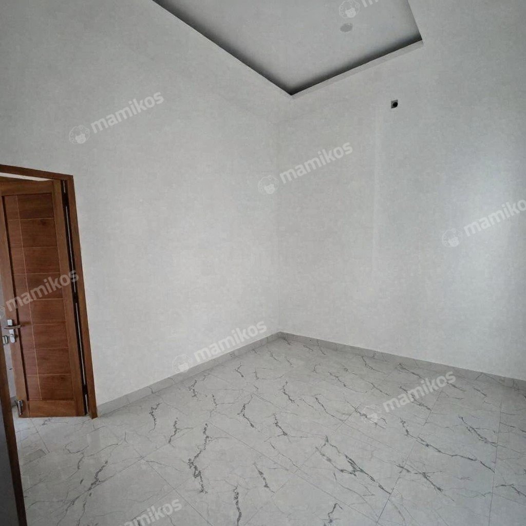 Rumah Sertifikat SHM 3 Kamar Tidur 3 Kamar Mandi Taman Ratu Jakarta Barat - Photo 5