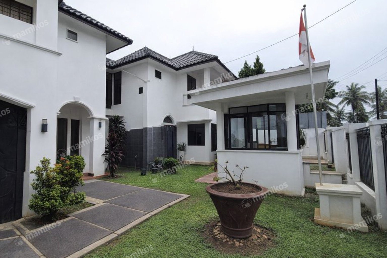 Rumah Sertifikat SHM 6 Kamar Tidur 6 Kamar Mandi Bambu Apus Jakarta Timur