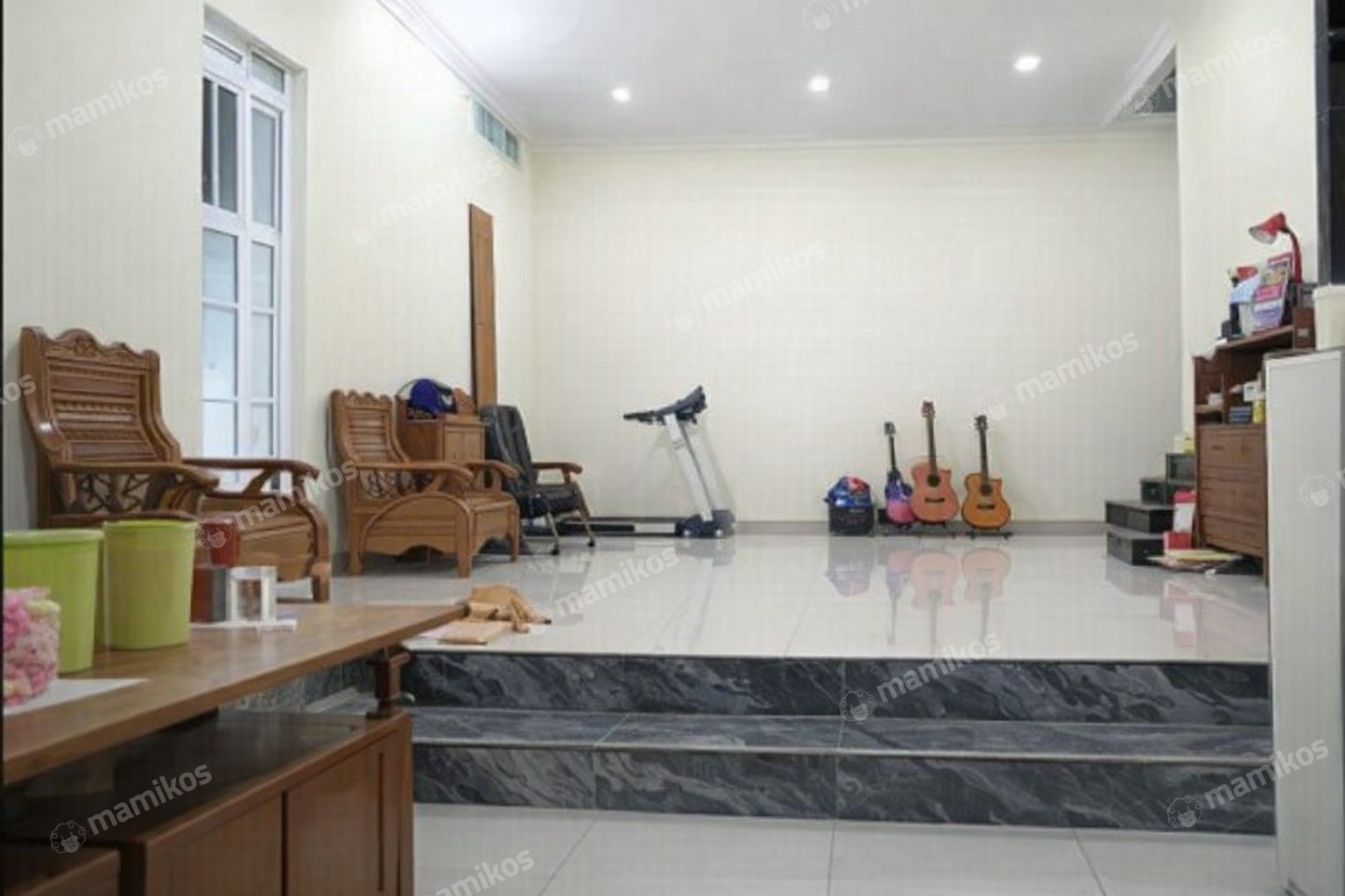 Rumah Sertifikat SHM 6 Kamar Tidur 8 Kamar Mandi Kembangan Jakarta Barat