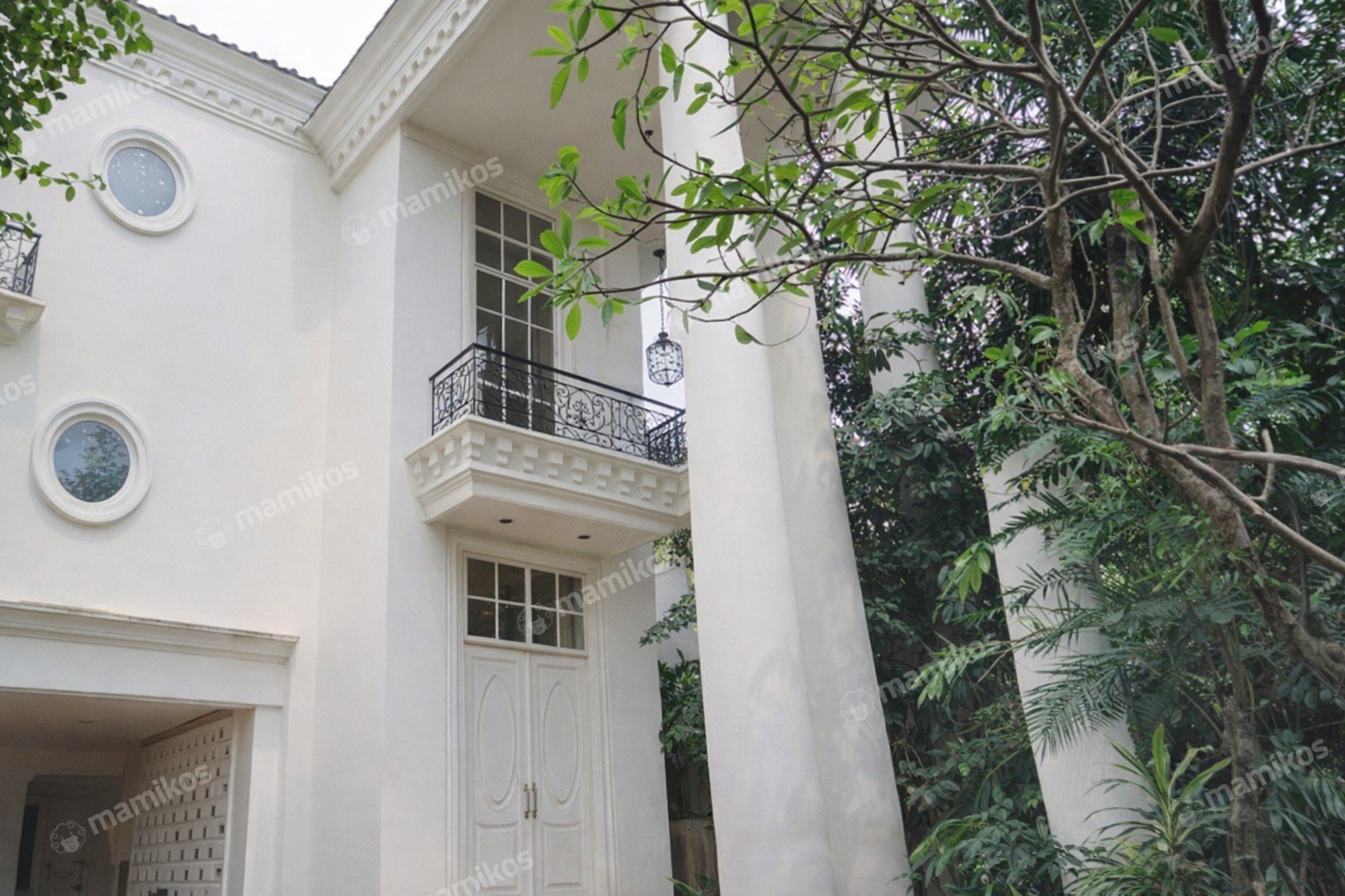 Rumah Sertifikat SHM 5 Kamar Tidur 5 Kamar Mandi Kemang Jakarta Selatan