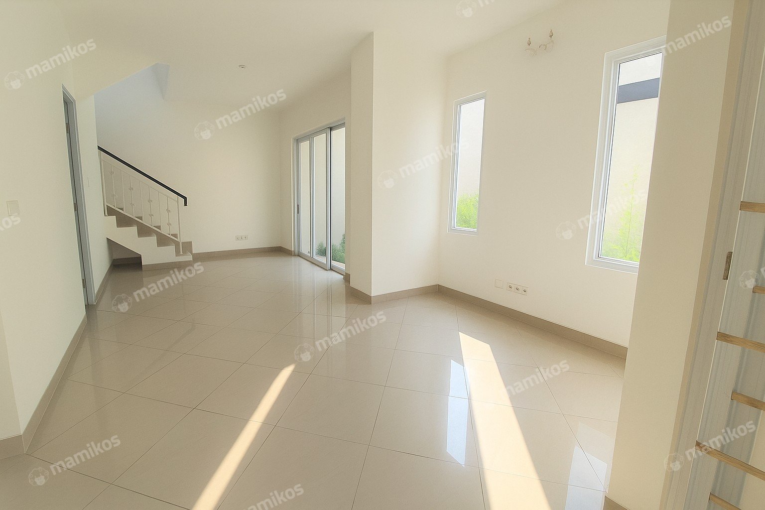 Rumah Sertifikat SHM 4 Kamar Tidur 3 Kamar Mandi Jakarta Garden City Jakarta Timur - Photo 2