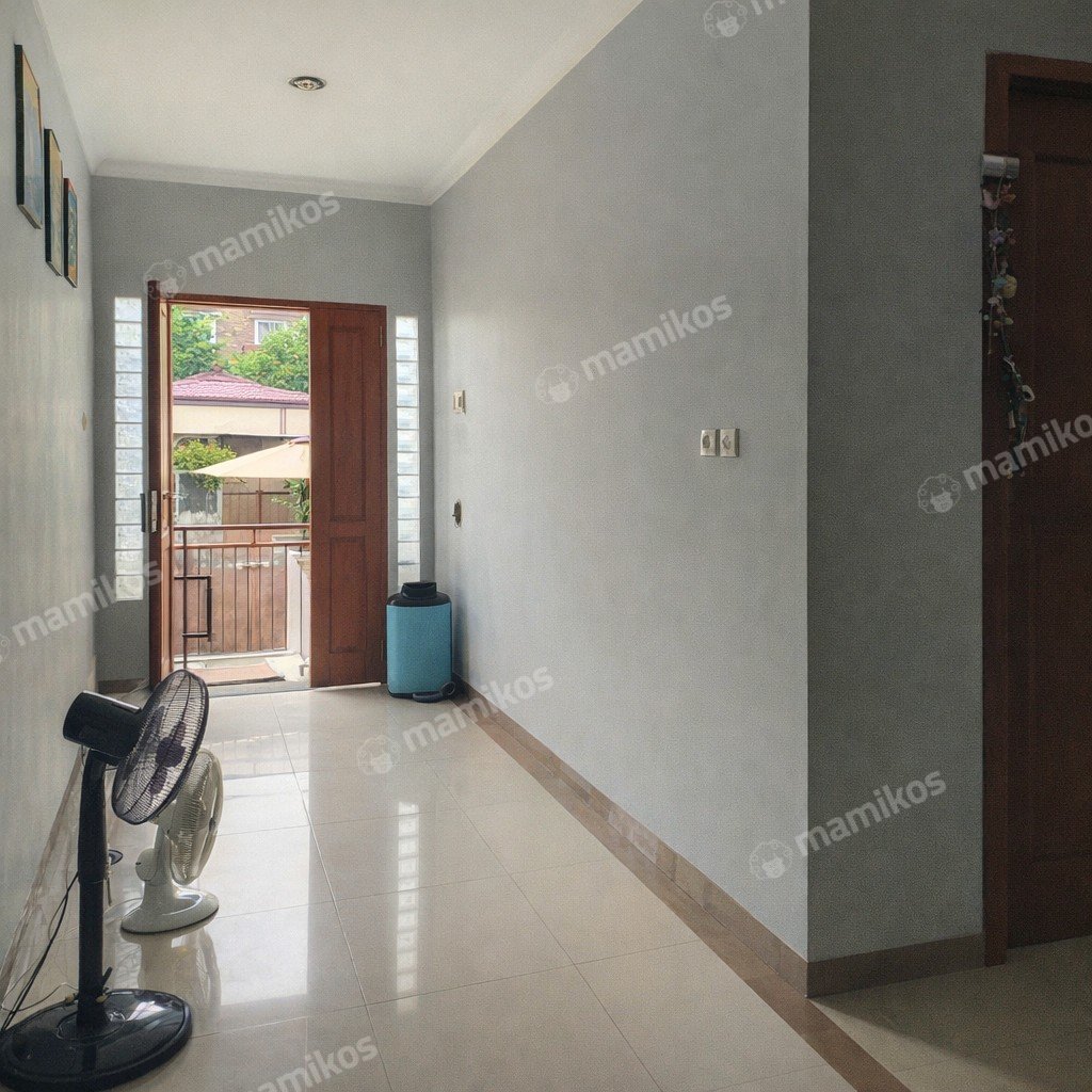 Rumah Sertifikat SHM 4 Kamar Tidur 4 Kamar Mandi Tanjung Duren Jakarta Barat - Photo 5