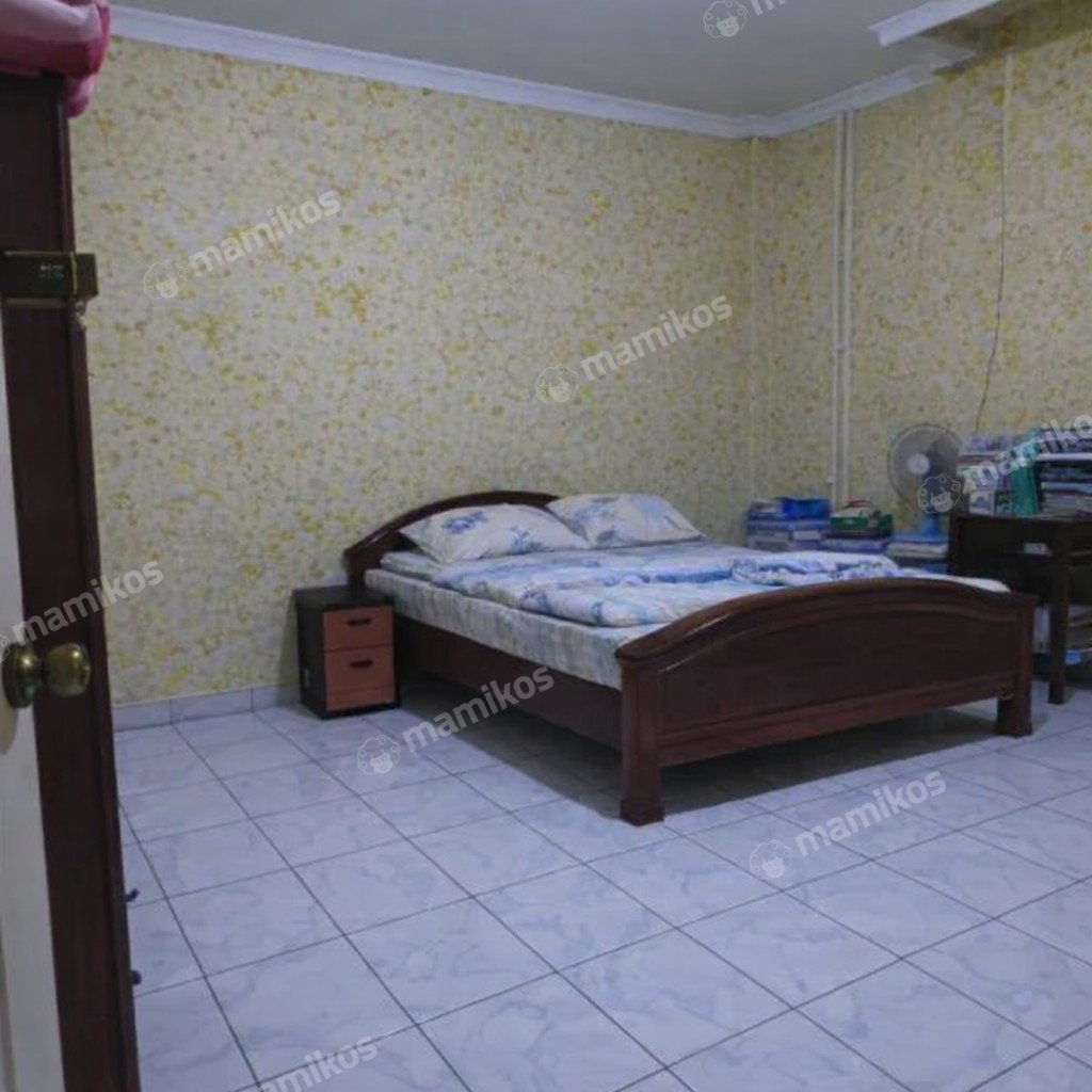 Rumah Sertifikat SHM 3 Kamar Tidur 2 Kamar Mandi Taman Surya Jakarta Barat - Photo 2