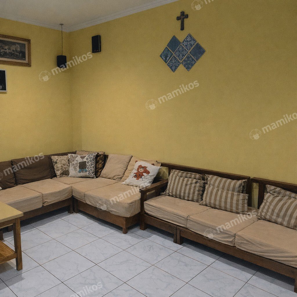 Rumah Sertifikat SHM 3 Kamar Tidur 2 Kamar Mandi Taman Surya Jakarta Barat - Photo 4