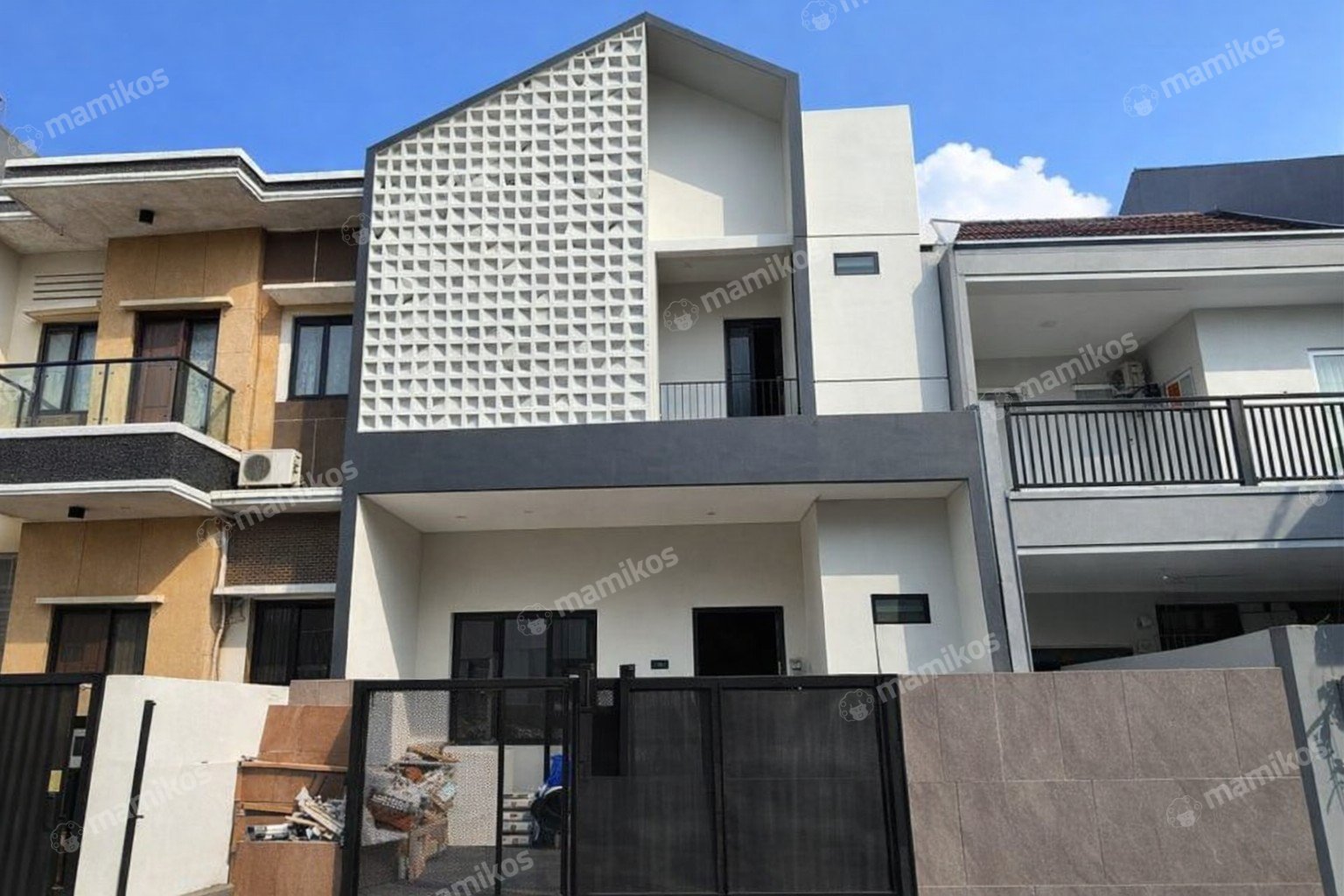 Rumah Sertifikat SHM 3 Kamar Tidur 3 Kamar Mandi Metland Puri Jakarta Barat