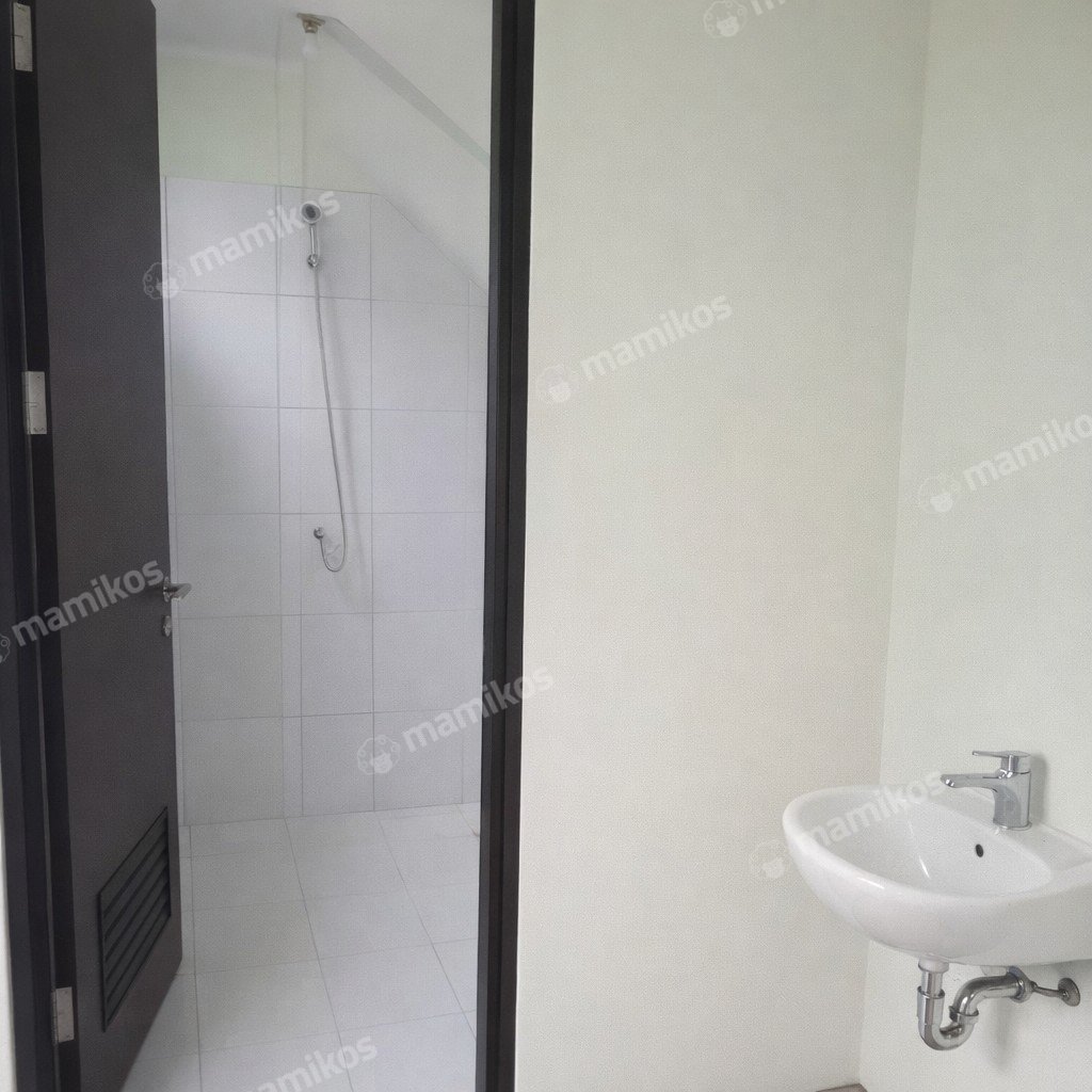 Rumah Sertifikat SHM 3 Kamar Tidur 3 Kamar Mandi Citra Garden Jakarta Barat - Photo 4
