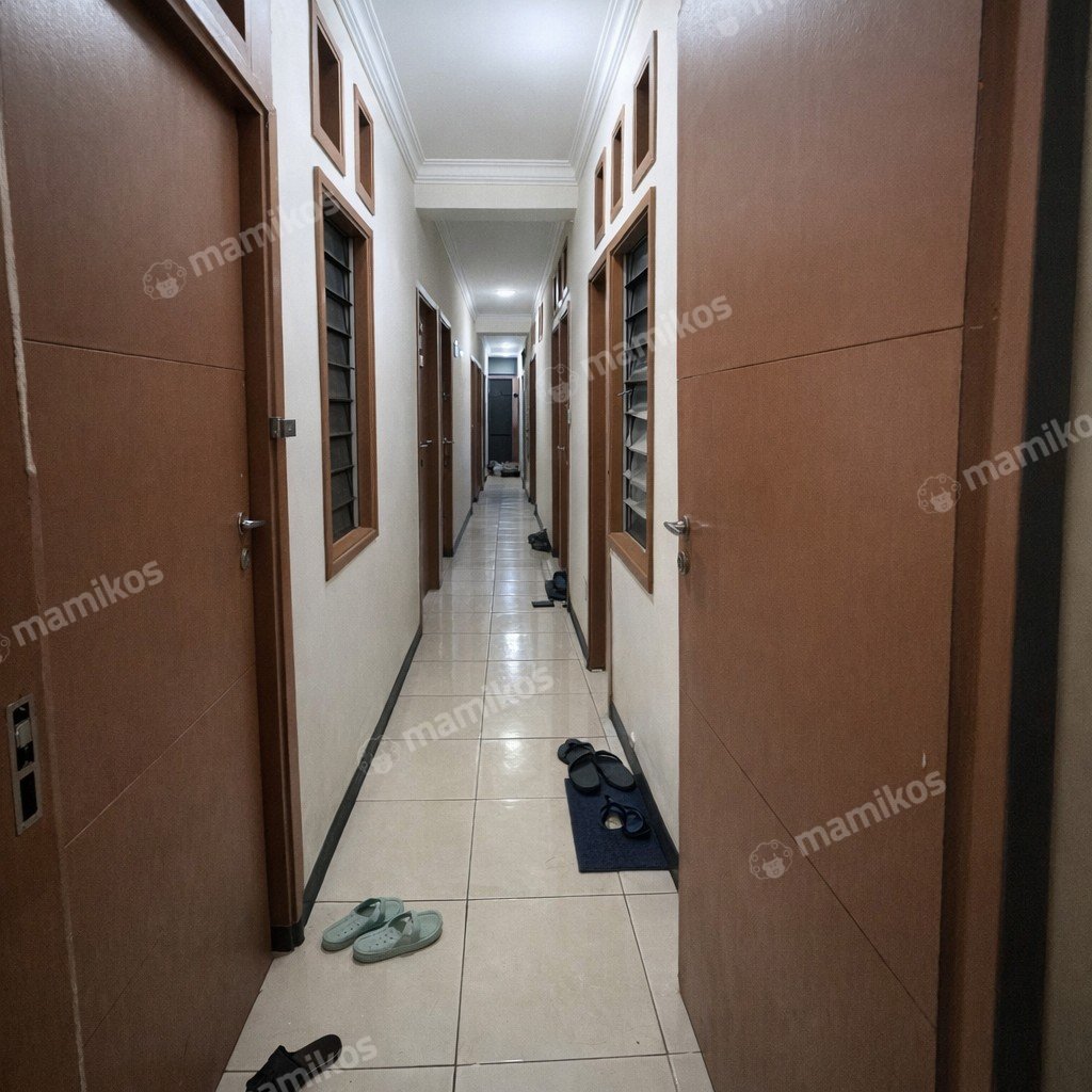 Rumah Sertifikat SHM 22 Kamar Tidur 12 Kamar Mandi Rawamangun Jakarta Timur - Photo 2