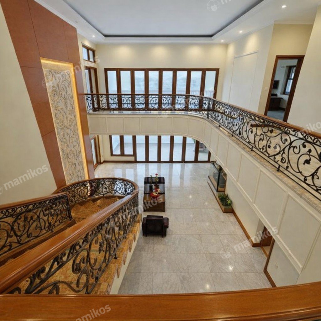 Rumah Sertifikat SHM 5 Kamar Tidur 5 Kamar Mandi Kelapa Gading Jakarta Utara - Photo 2