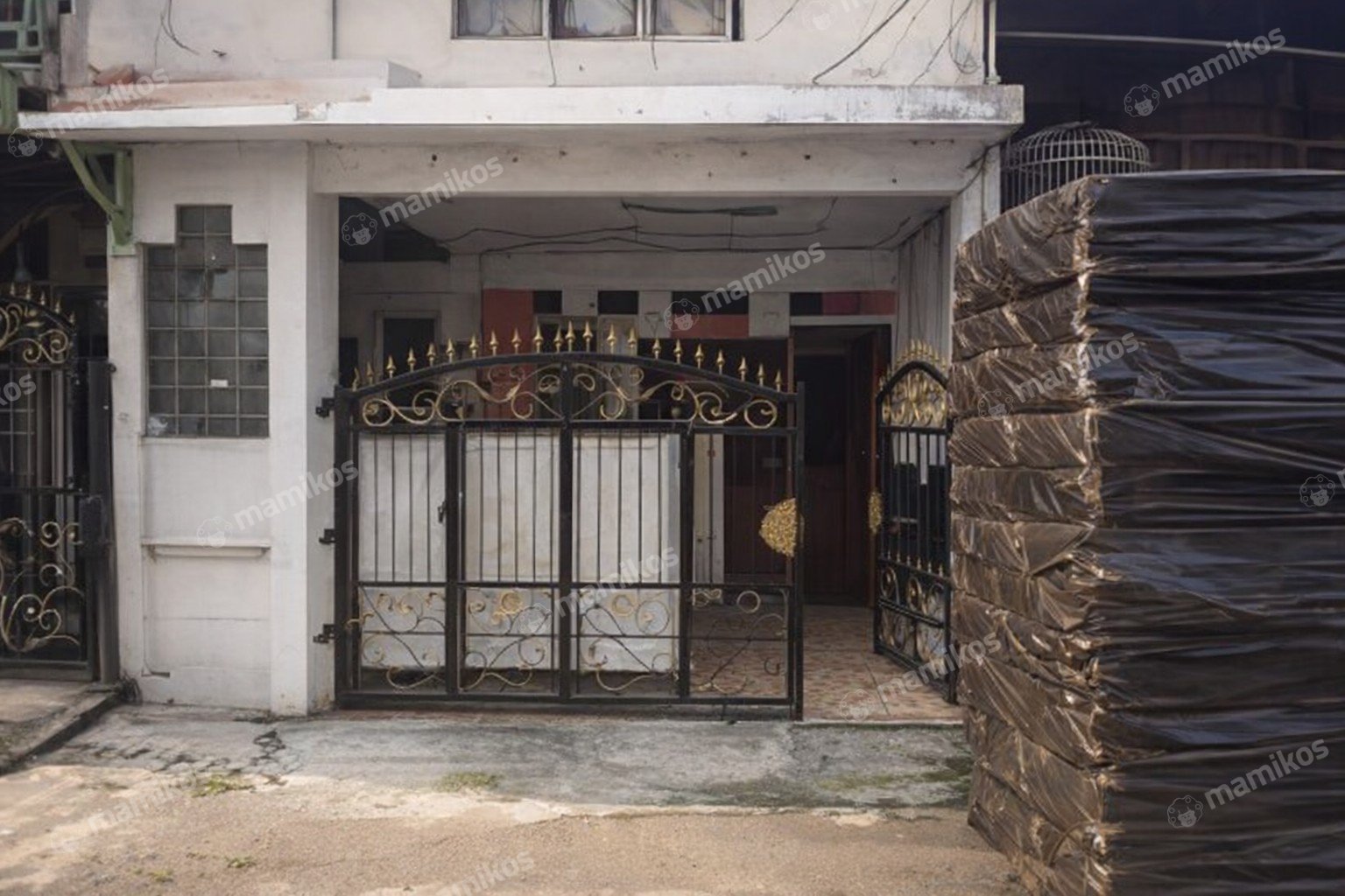Rumah Sertifikat SHM 7 Kamar Tidur 4 Kamar Mandi Kebon Jeruk Jakarta Barat