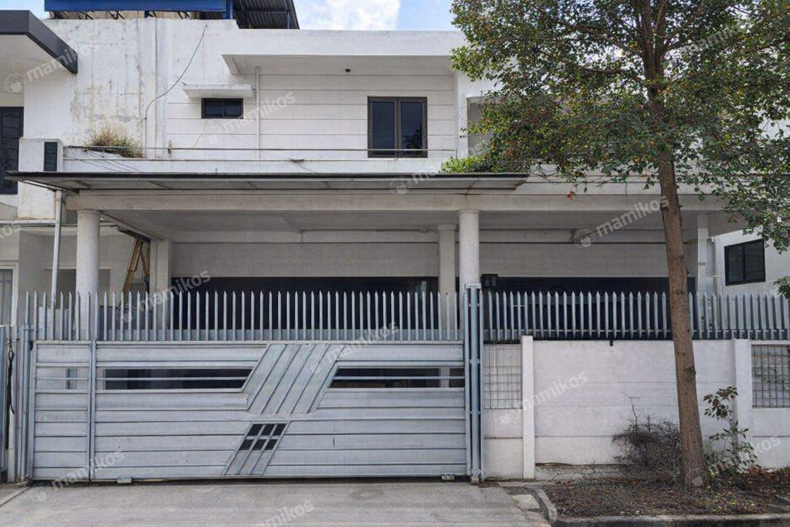Rumah Sertifikat SHM 4 Kamar Tidur 4 Kamar Mandi Taman Ratu Jakarta Barat