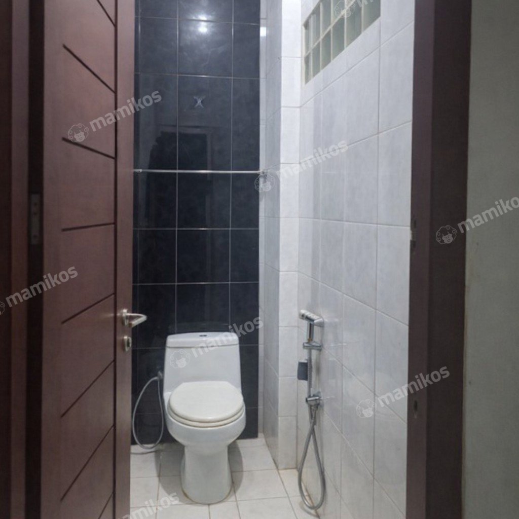 Rumah Sertifikat SHM 4 Kamar Tidur 5 Kamar Mandi Manggarai Jakarta Selatan - Photo 3