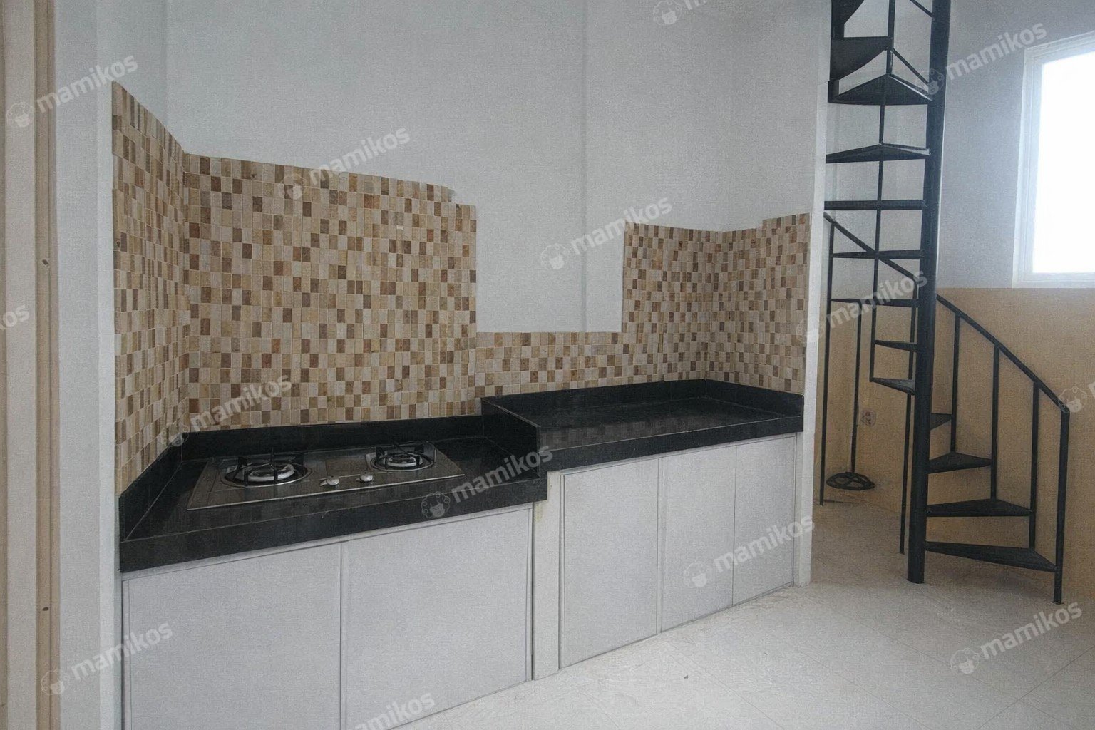 Rumah Sertifikat SHM 4 Kamar Tidur 3 Kamar Mandi Kota Wisata Jakarta Timur - Photo 3