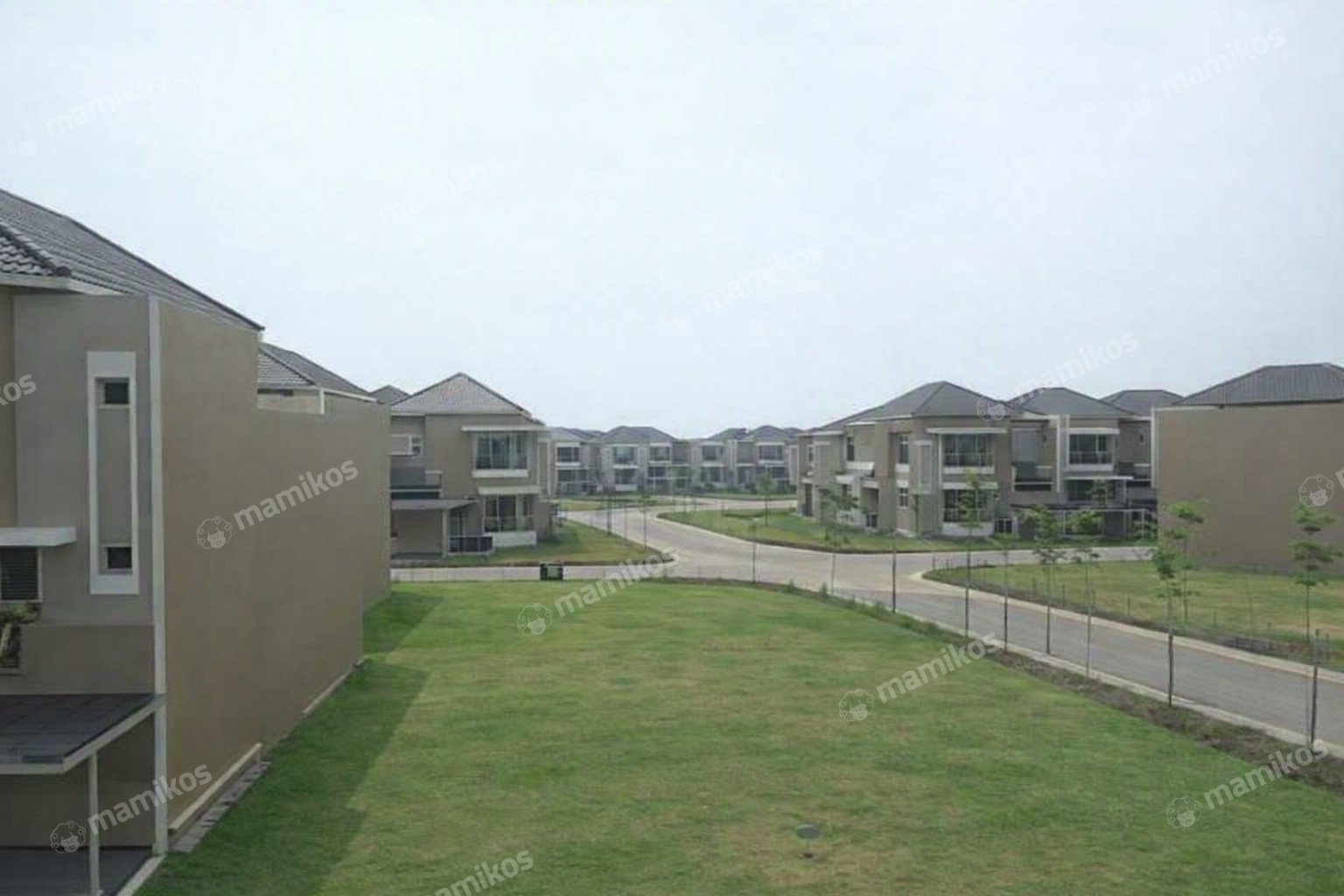 Rumah 6 Kamar Tidur 5 Kamar Mandi 1 Lantai Golf Island Jakarta Utara - Photo 4