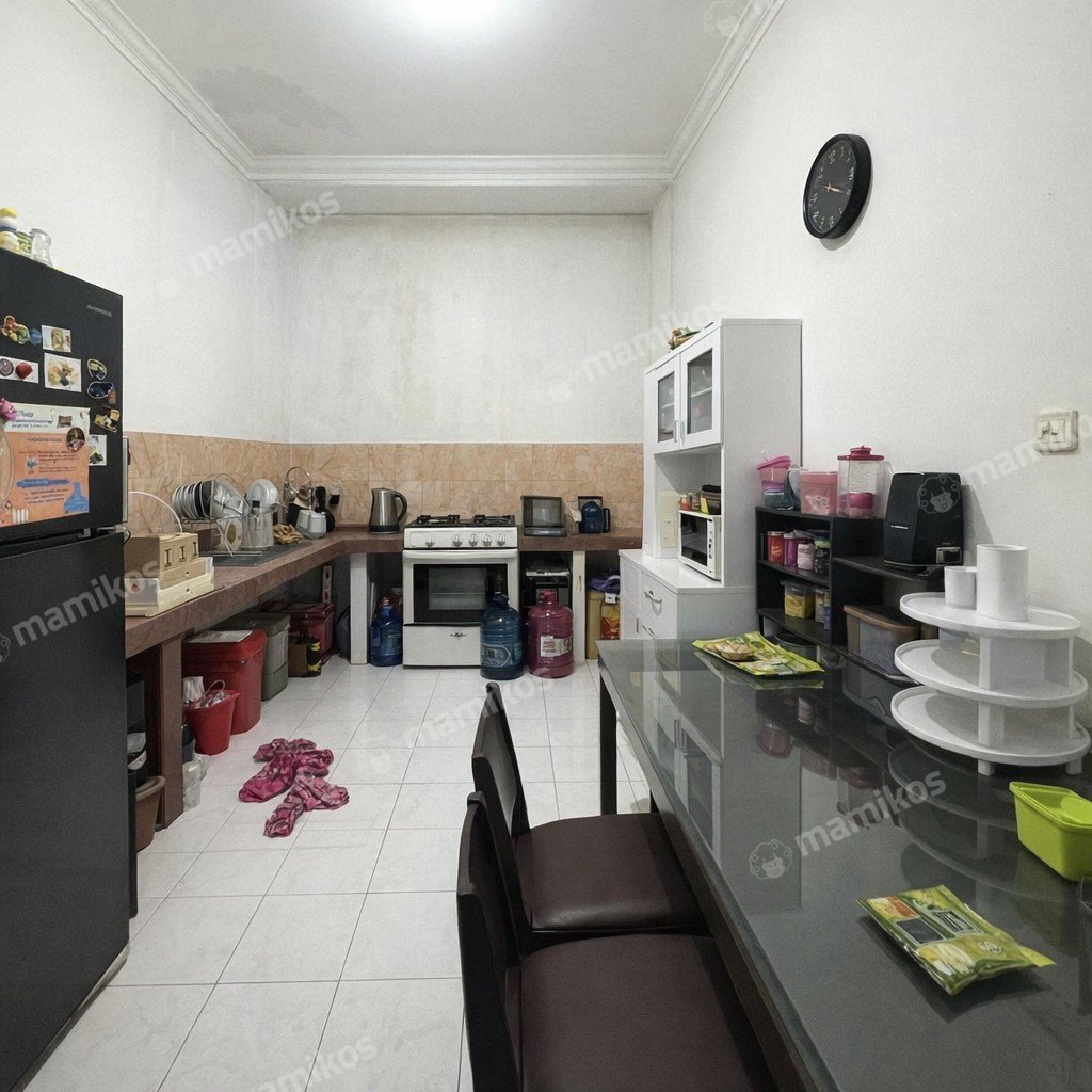 Rumah Sertifikat SHM 3 Kamar Tidur 3 Kamar Mandi Taman Ratu Jakarta Barat - Photo 4