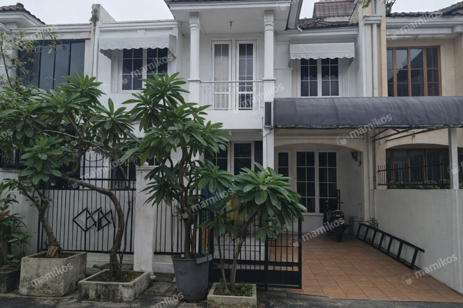 Rumah Sertifikat SHM 4 Kamar Tidur 4 Kamar Mandi Puri Media Jakarta Barat