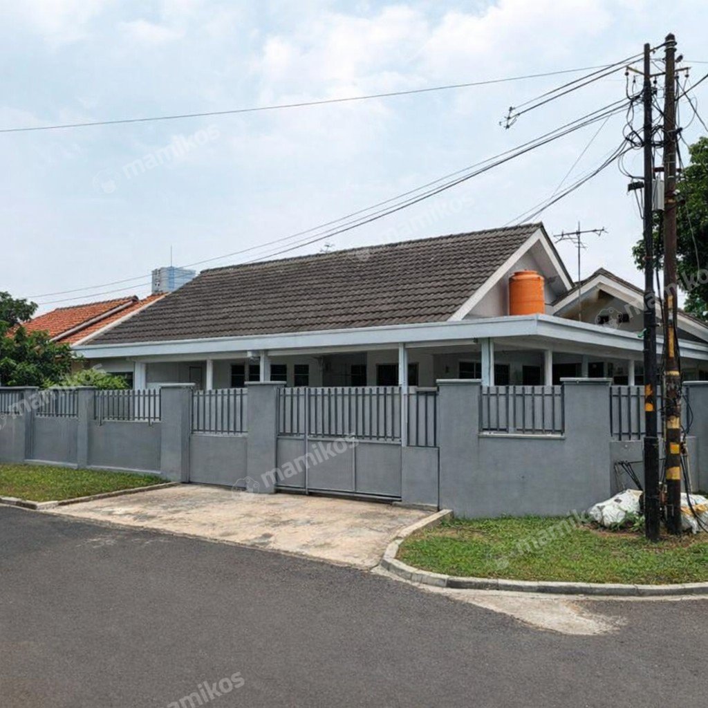 Rumah Sertifikat SHM 3 Kamar Tidur 3 Kamar Mandi Kebayoran Baru Jakarta Selatan - Photo 2