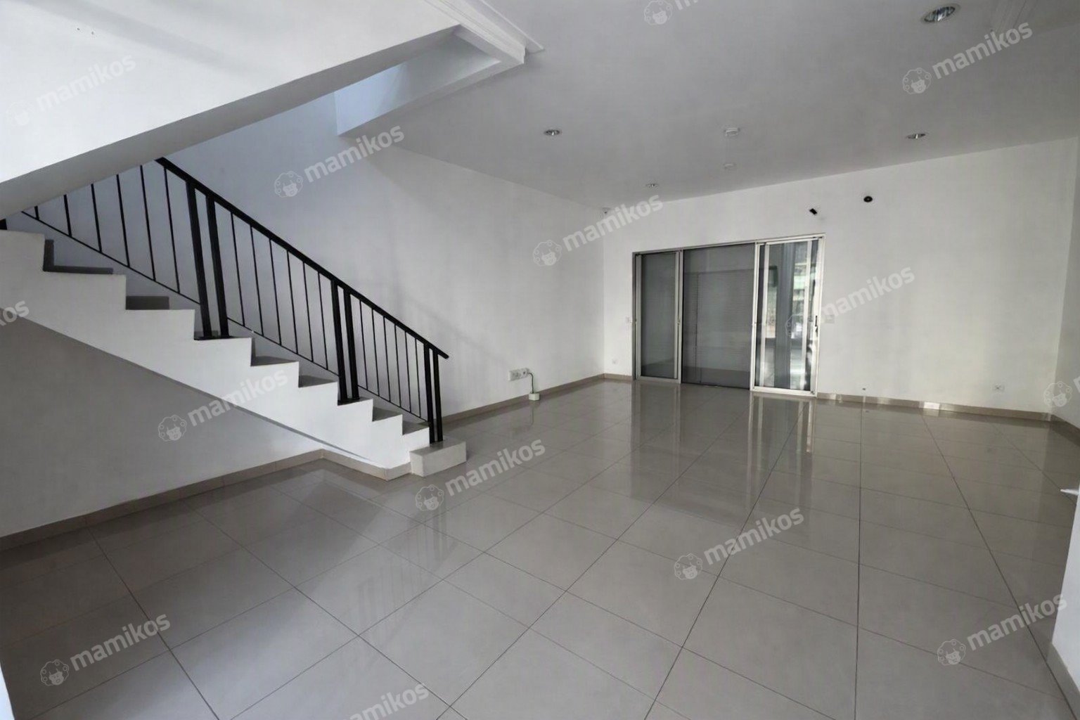 Rumah Sertifikat HGB 3 Kamar Tidur 3 Kamar Mandi Pantai Indah Kapuk 2 Jakarta Utara - Photo 2