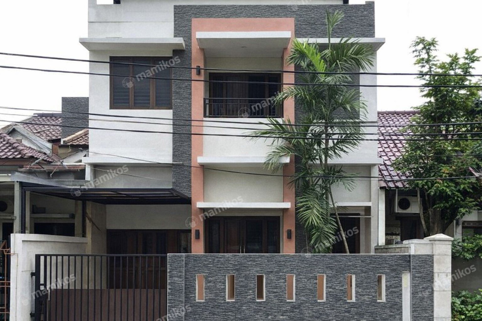 Rumah Sertifikat SHM 4 Kamar Tidur 3 Kamar Mandi Raffles Hills Jakarta Timur