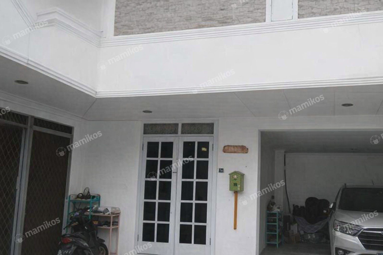 Rumah Sertifikat SHM 5 Kamar Tidur 4 Kamar Mandi Taman Ratu Jakarta Barat