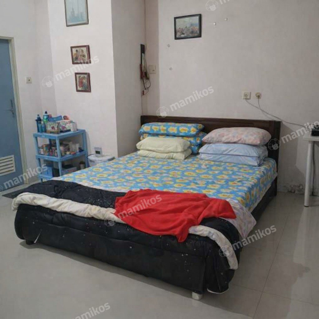 Rumah Sertifikat SHM 5 Kamar Tidur 4 Kamar Mandi Taman Ratu Jakarta Barat - Photo 3