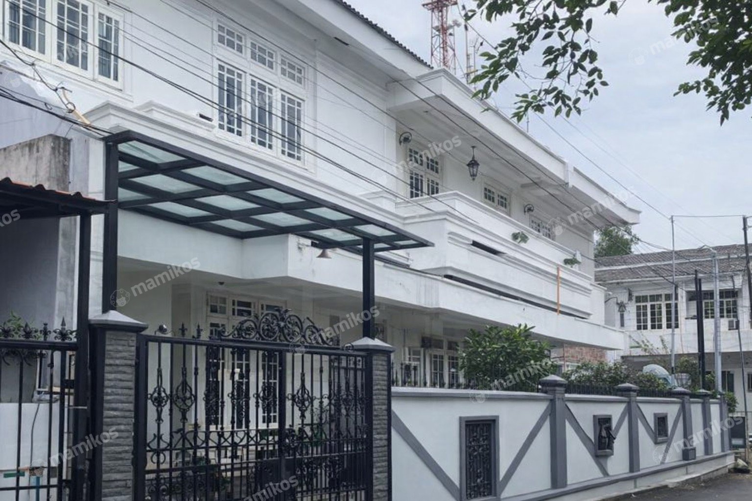 Rumah Sertifikat SHM 7 Kamar Tidur 5 Kamar Mandi Rawamangun Jakarta Timur