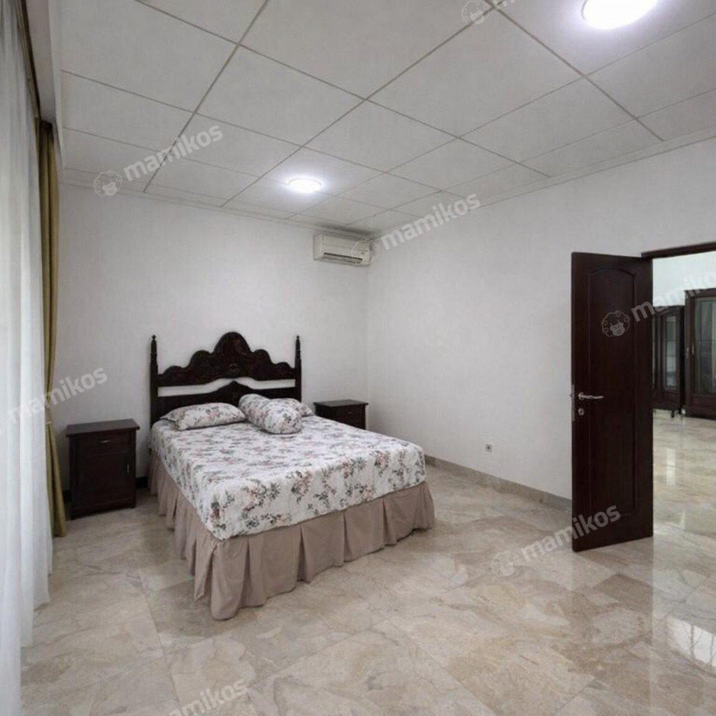Rumah 5 Kamar Tidur 4 Kamar Mandi 2 Lantai Kuningan Jakarta Selatan - Photo 3