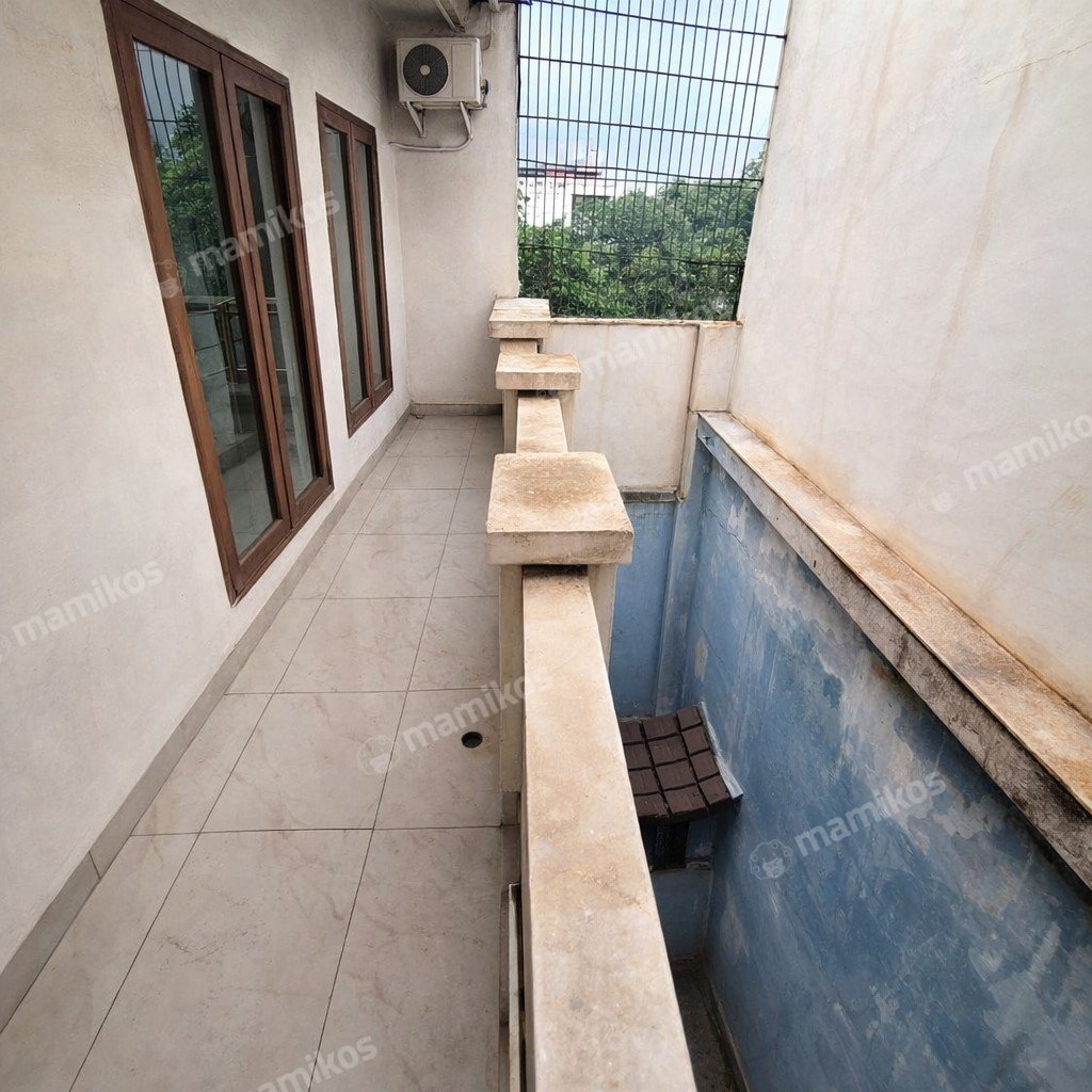 Rumah Sertifikat SHM 5 Kamar Tidur 5 Kamar Mandi Pantai Indah Kapuk Jakarta Utara - Photo 4