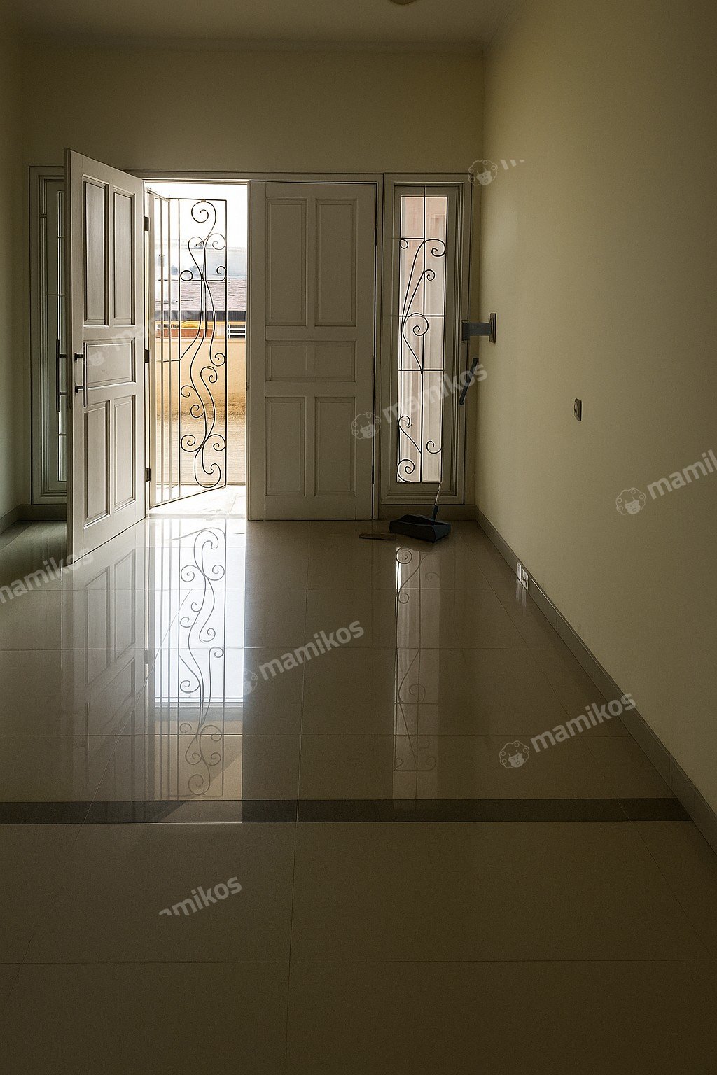 Rumah Sertifikat SHM 5 Kamar Tidur 4 Kamar Mandi Daan Mogot Jakarta Barat - Photo 4