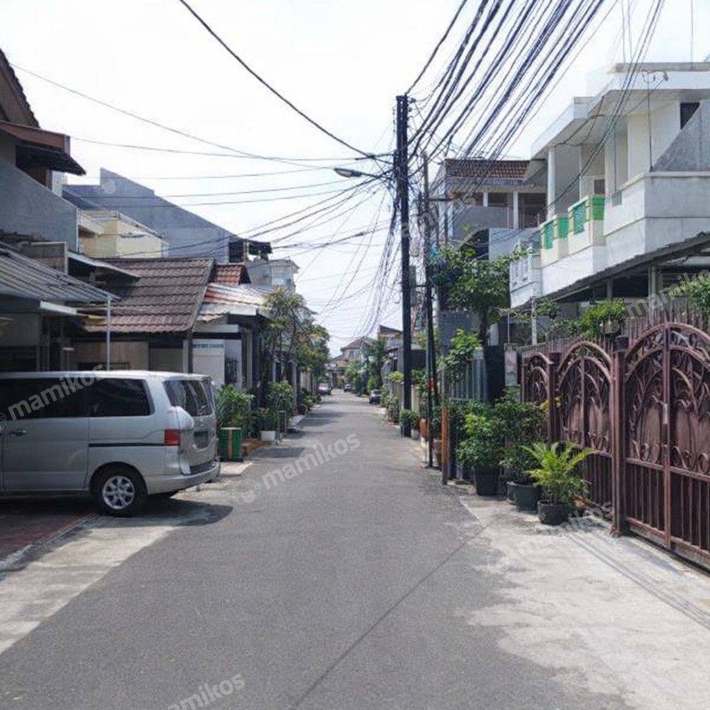 Rumah Sertifikat SHM 5 Kamar Tidur 5 Kamar Mandi Manggarai Jakarta Selatan - Photo 4