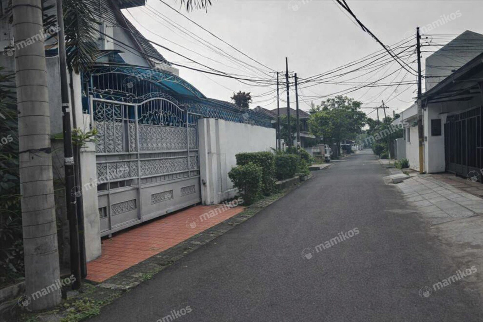 Rumah Sertifikat SHM 4 Kamar Tidur 3 Kamar Mandi Kembangan Jakarta Barat