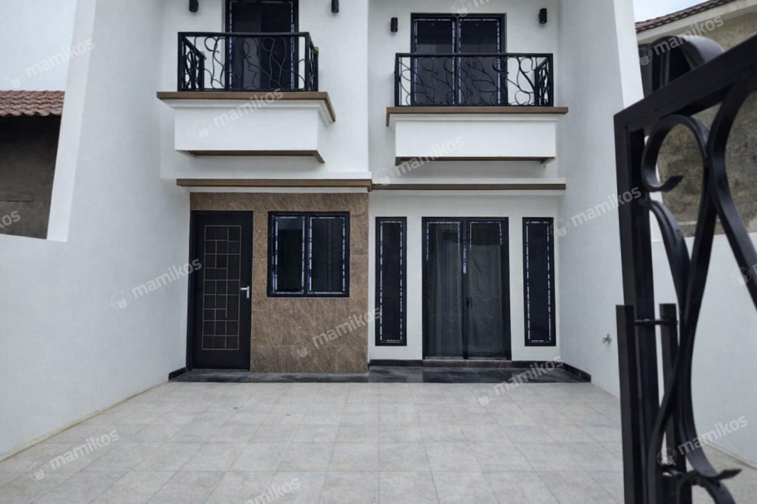 Rumah Sertifikat SHM 4 Kamar Tidur 4 Kamar Mandi Duren Sawit Jakarta Timur