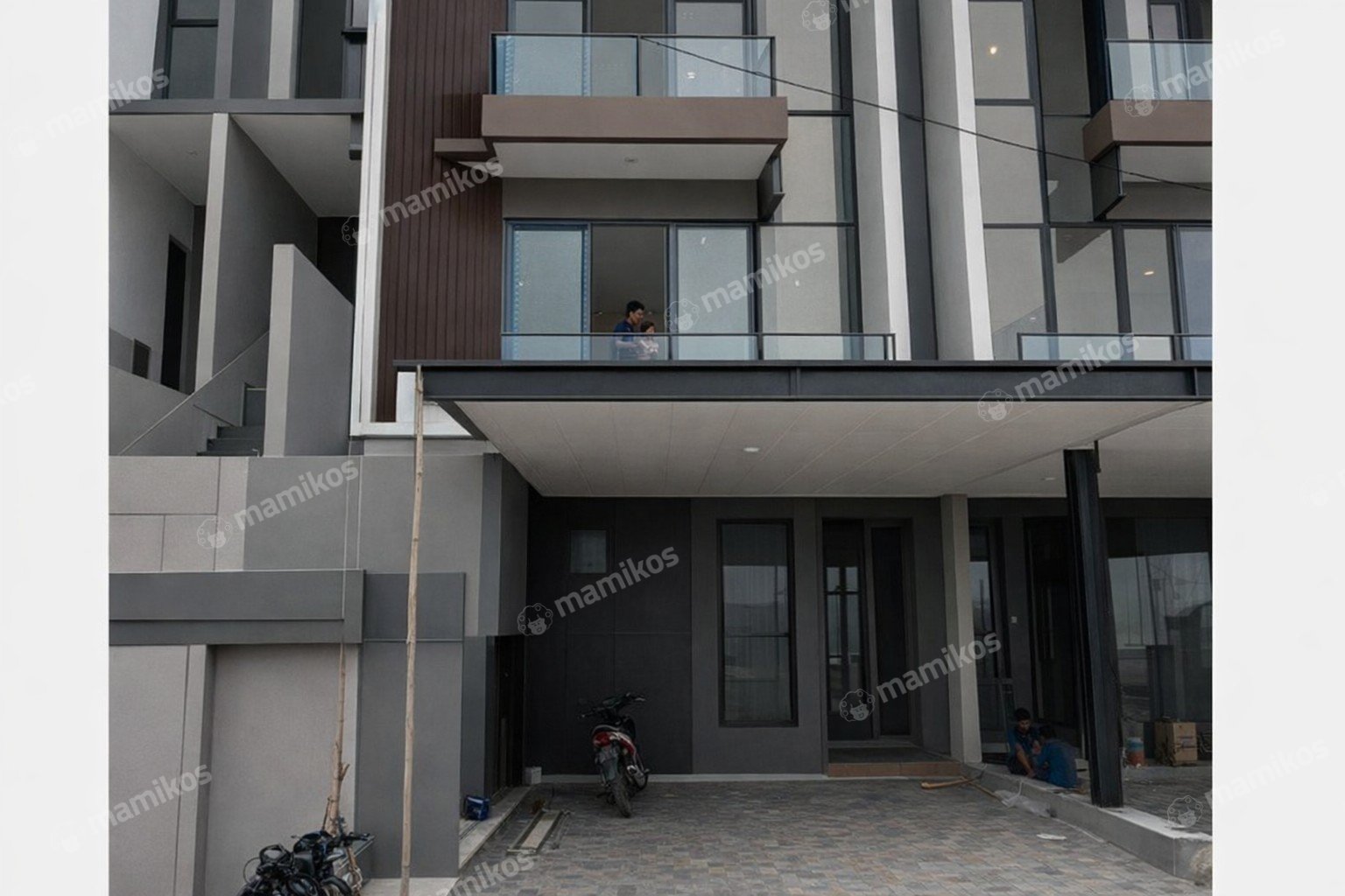 Rumah 4 Kamar Tidur 4 Kamar Mandi 3 Lantai Cakung Jakarta Timur