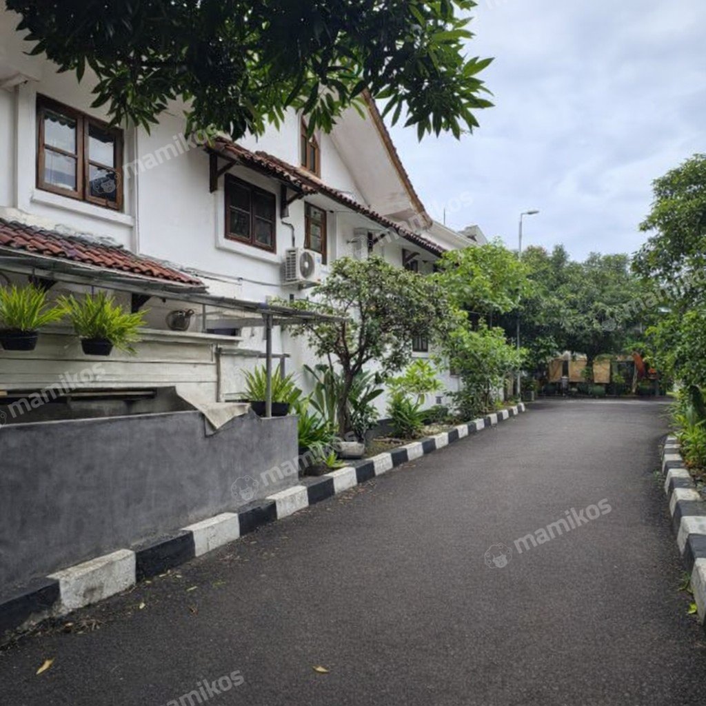 Rumah Sertifikat SHM 4 Kamar Tidur 4 Kamar Mandi Pulomas Jakarta Timur - Photo 2