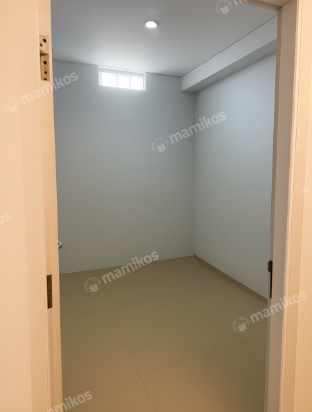 Rumah Sertifikat SHM 5 Kamar Tidur 2 Kamar Mandi Citraland Surabaya - Photo 2