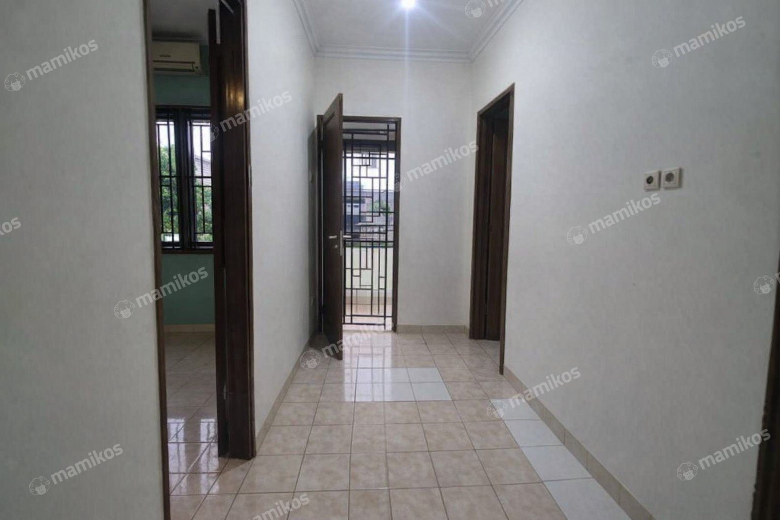Rumah Sertifikat SHM 4 Kamar Tidur 3 Kamar Mandi Legenda Wisata Jakarta Timur