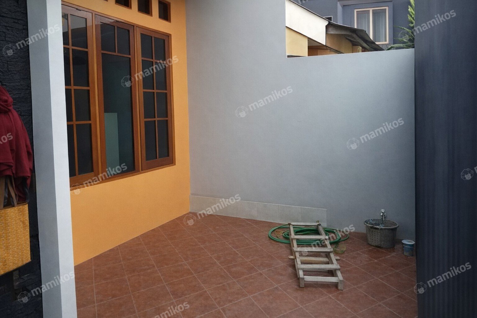 Rumah 4 Kamar Tidur 2 Kamar Mandi 2 Lantai Tebet Jakarta Selatan - Photo 3