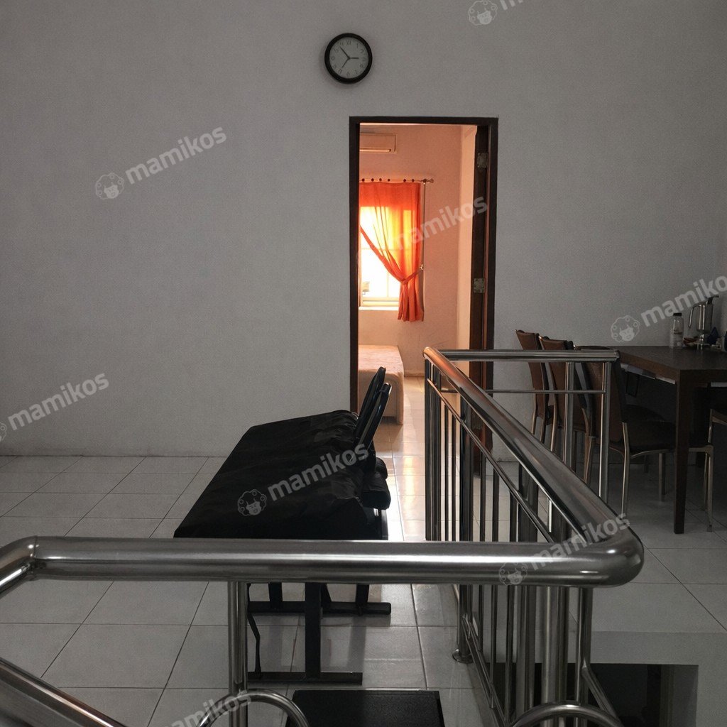 Rumah Sertifikat SHM 5 Kamar Tidur 4 Kamar Mandi Tanjung Duren Jakarta Barat - Photo 4