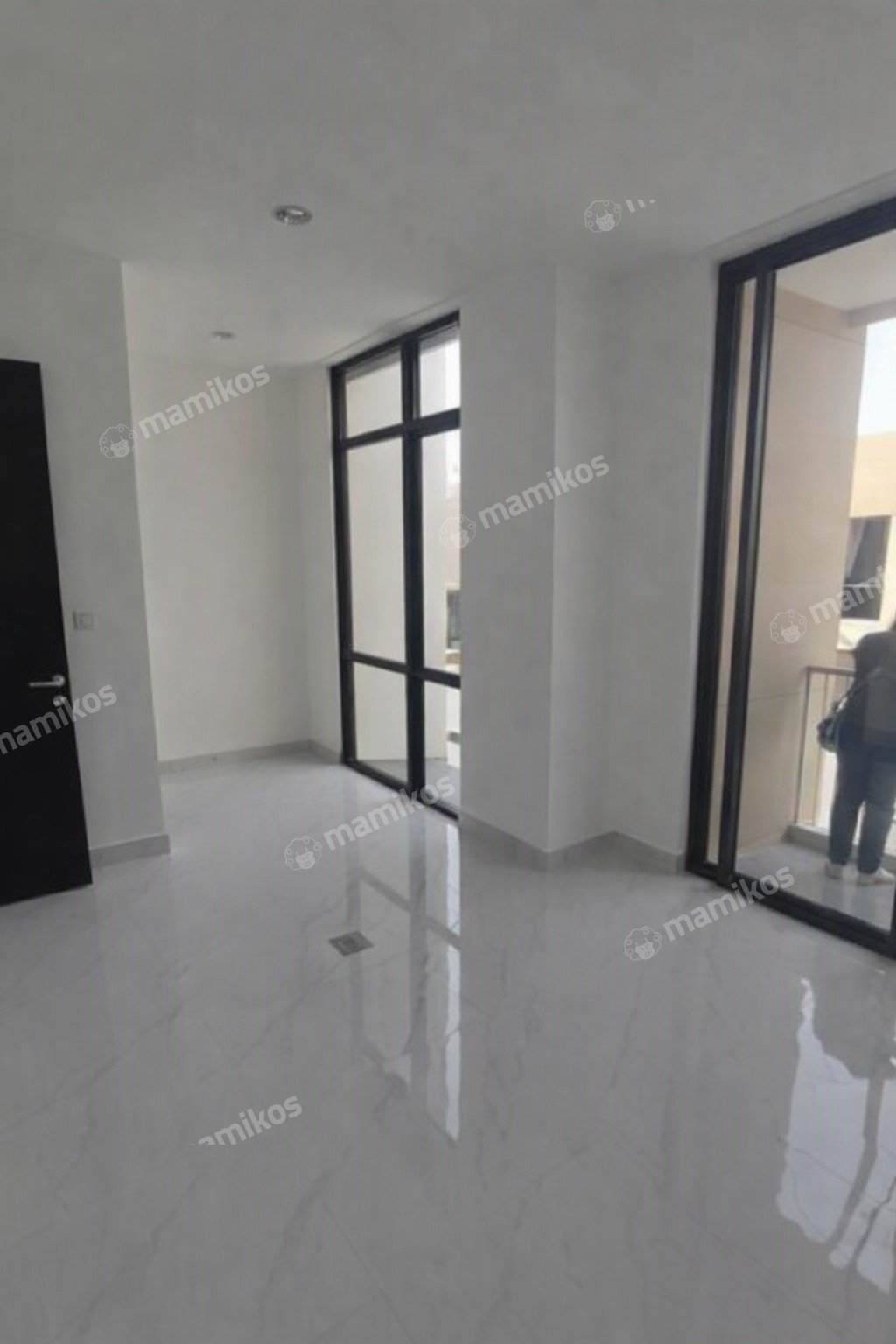 Rumah Sertifikat PPJB 4 Kamar Tidur 4 Kamar Mandi Pantai Indah Kapuk 2 Jakarta Utara - Photo 3