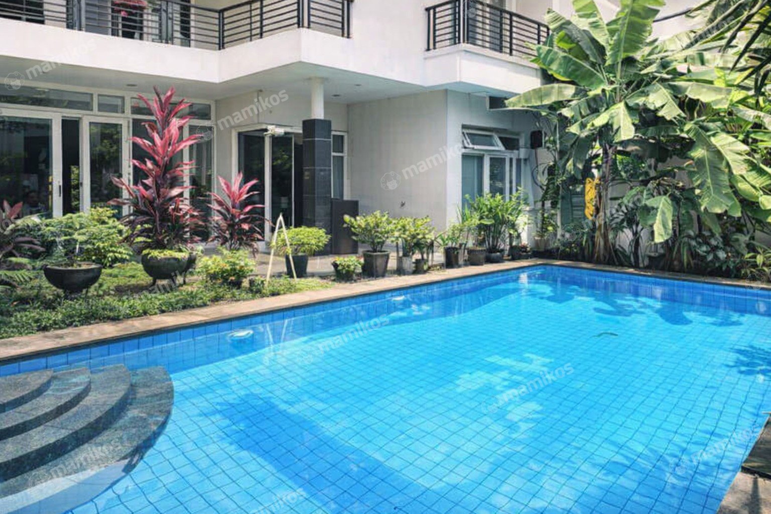 Rumah Sertifikat SHM 6 Kamar Tidur 6 Kamar Mandi Kemang Jakarta Selatan