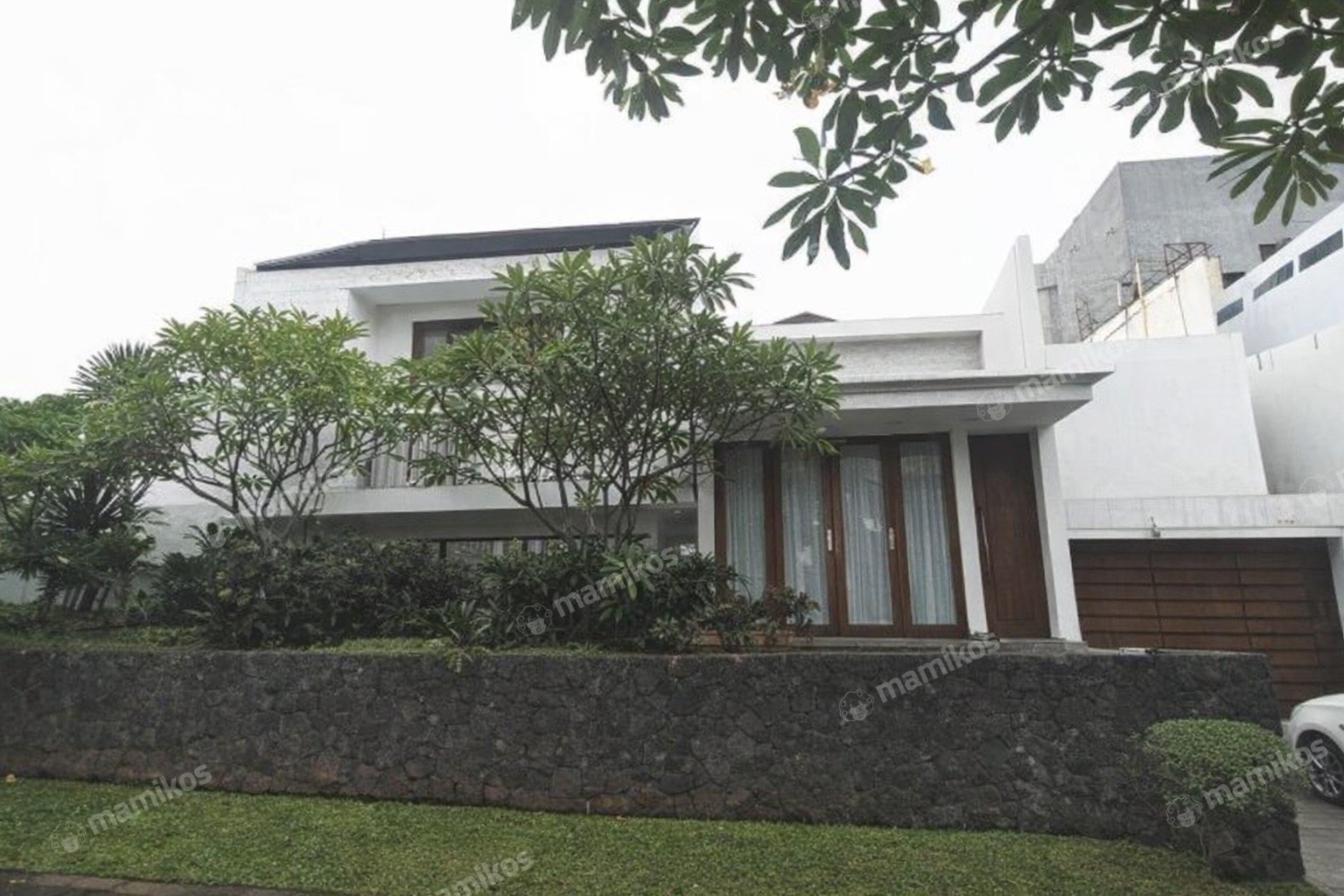 Rumah Sertifikat SHM 5 Kamar Tidur 4 Kamar Mandi Kemang Jakarta Selatan