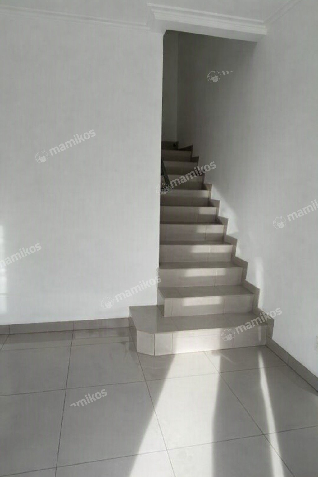 Rumah 2 Kamar Tidur 1 Kamar Mandi 2 Lantai Pantai Indah Kapuk Jakarta Utara - Photo 2