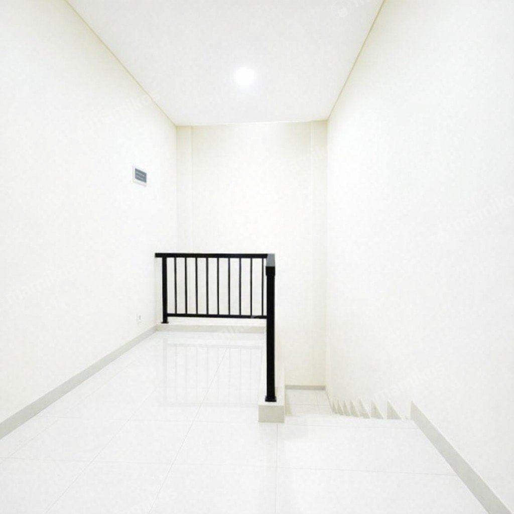 Rumah Sertifikat SHM 3 Kamar Tidur 3 Kamar Mandi Metland Puri Jakarta Barat - Photo 3